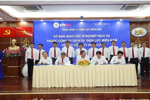 EVNSPC bàn giao các Xí nghiệp Dịch vụ về các Công ty Điện lực trực thuộc