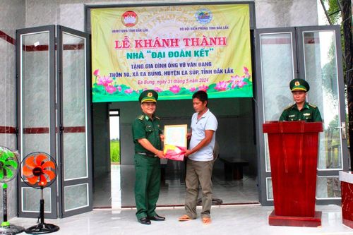 Khánh thành nhà 'Đại đoàn kết' tại xã biên giới Ea Bung, Đắk Lắk