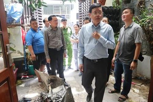 Vụ cháy khiến 6 người thương vong: Trao kinh phí hỗ trợ người gặp nạn