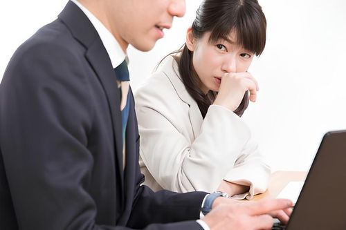 Mùi hôi cơ thể bị xem là vấn nạn quấy rối công sở ở Nhật Bản