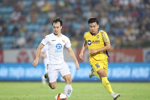 Kết quả V.League: CLB Nam Định thoát thua Sông Lam Nghệ An