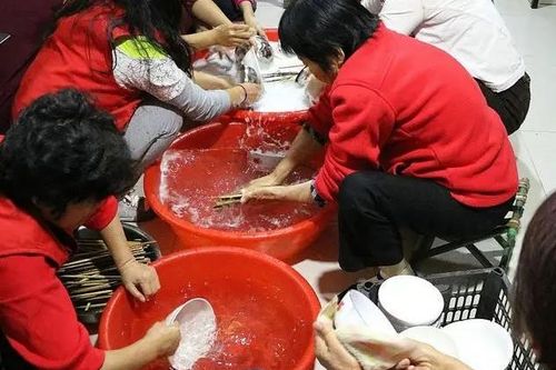 Nhận người phụ nữ U60 vào làm lao công, ông chủ vô tình thấy cảnh tượng sốc: Hóa ra tôi mới là kẻ làm thuê!