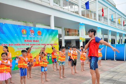 Tổ chức 5.000 lớp dạy bơi miễn phí cho thiếu nhi trong hè 2024