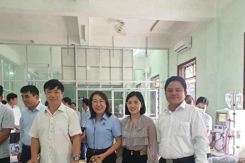 Hà Tĩnh: Hội doanh nghiệp Kỳ Anh phía Nam trao tặng 2 máy chạy thận