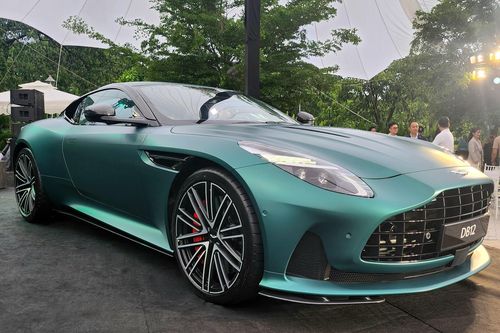 Aston Martin DB12 giá từ 19,5 tỷ đồng có gì đặc biệt?