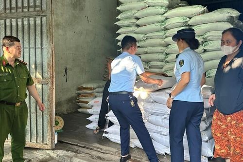 Nghệ An: tạm giữ 1,5 tấn đường cát không có giấy tờ pháp lý
