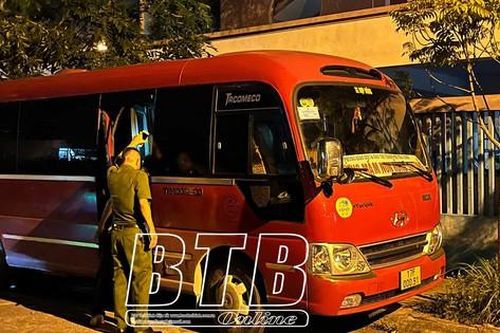 Vụ bé trai tử vong do bị bỏ quên trên ô tô: Khởi tố tài xế và 3 giáo viên