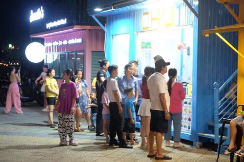 Khai trương các dịch vụ phục vụ du lịch về đêm trên cầu và công viên bờ Đông cầu Nguyễn Văn Trỗi