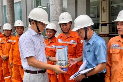 Điều động thêm 180 nhân lực tăng cường hỗ trợ thi công xây dựng dự án đường dây 500kV