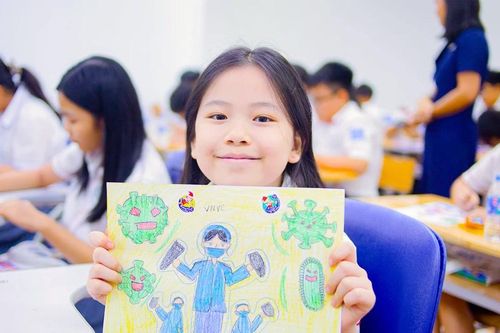 Gần 10.000 bức vẽ tham dự cuộc thi 'Em vẽ dũng sĩ tiêm ngừa cùng VNVC'