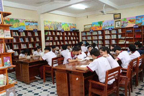Đọc sách để cai game