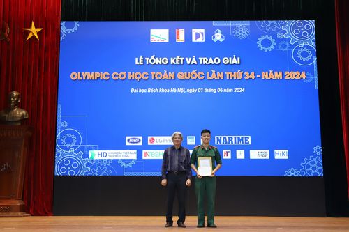 Nam sinh Học viện Kỹ thuật Quân sự nhận Giải thưởng Tài năng Cơ học trẻ 2024