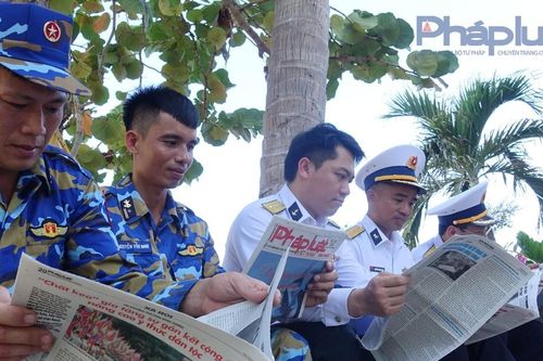 Đoàn công tác số 23 thăm huyện đảo Trường Sa, Nhà giàn DKI/12