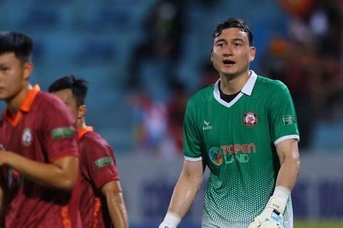 Đặng Văn Lâm vắng mặt bất thường ở Bình Định nhưng vẫn lên tuyển Việt Nam