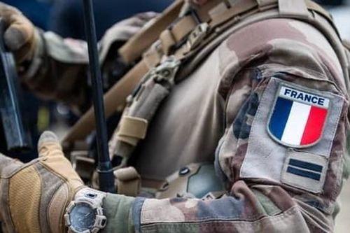 Nhóm huấn luyện viên quân sự đầu tiên của Pháp lên đường đến Ukraine