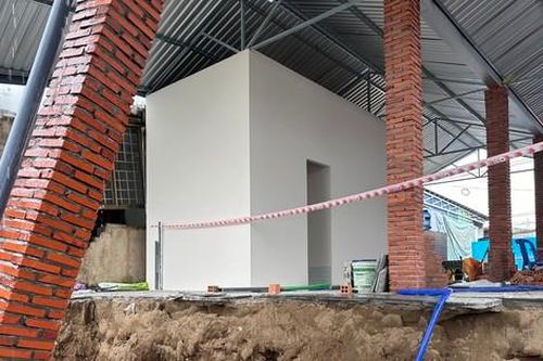 Bờ sông ở Cần Thơ có thể sạt lở thêm sau khi đã kéo sập 10 căn nhà