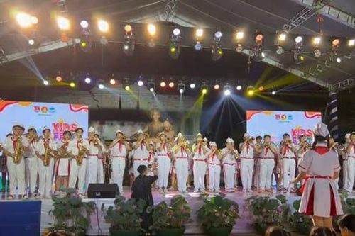 Bản hit 'Tình bạn diệu kỳ' qua tiếng trống, kèn của đội viên TPHCM