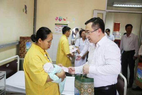 Quảng Ninh dành trên 500 triệu đồng thăm và tặng quà cho trẻ em