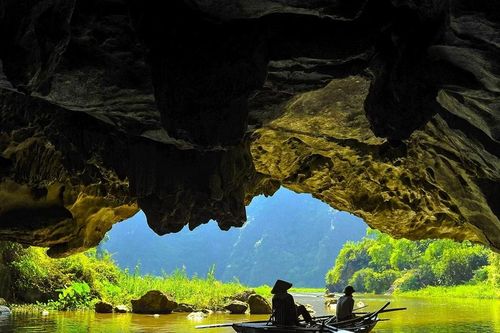 Độc đáo hệ thống hang động xuyên thủy ở Tam Cốc-Bích Động