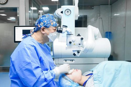 Cảnh báo về những tổn thương trên đáy mắt ở các bệnh nhân bị cận thị