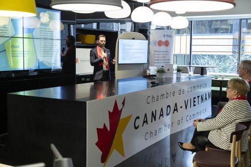 Tìm hướng áp dụng y tế số từ Canada sang Việt Nam