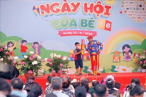'Ngày hội của bé' chia sẻ đến bệnh nhi những món quà yêu thương nhân dịp 1/6