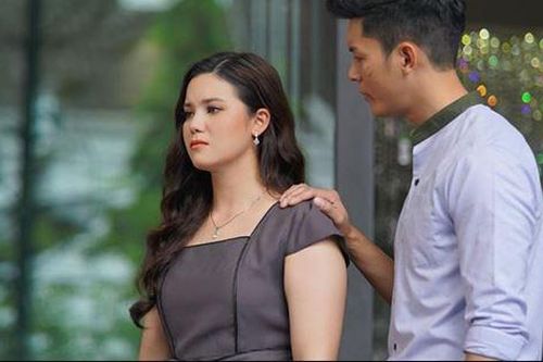 Vừa mua cho con gái cái điện thoại, vợ tôi đã làm ầm ĩ và đòi ly hôn