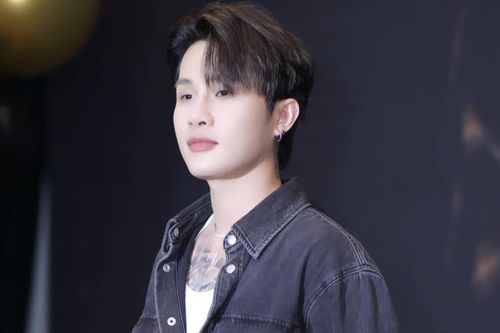 Ca sĩ Jack gặp liên hoàn 'kiếp nạn'