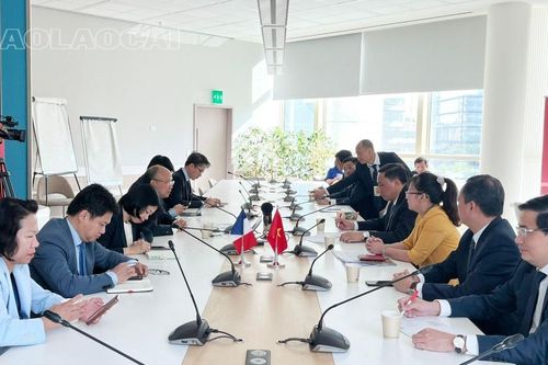 Đoàn công tác tỉnh Lào Cai làm việc với Đại sứ Việt Nam tại Pháp