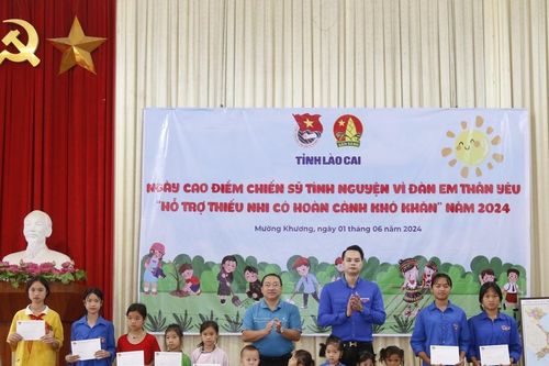 Ngày cao điểm Chiến sĩ tình nguyện vì đàn em thân yêu năm 2024