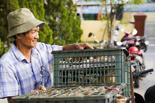 Hỗ trợ gà thương phẩm tạo sinh kế giúp người dân thoát nghèo
