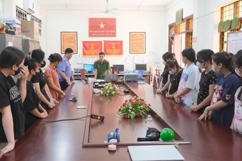 Khởi tố thêm 11 bị can giả danh sàn thương mại điện tử Shopee để lừa đảo