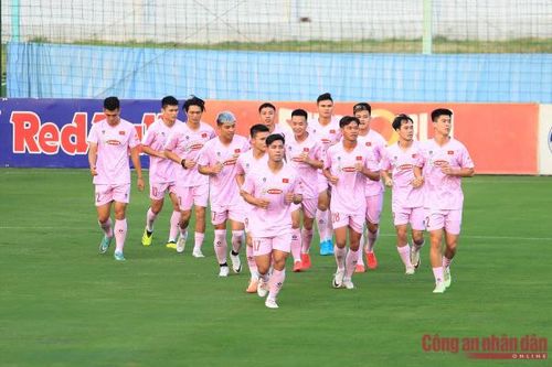 Tuyển Việt Nam lần đầu làm quen với chiến thuật Kim Sang - sik