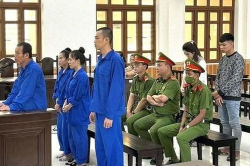 Thiên đường 'bay lắc' trong khách sạn Atlantic