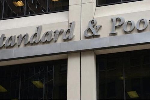 S&P hạ điểm tín dụng của Pháp từ AA xuống AA-