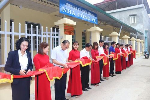 Bàn giao nhà công vụ cho Trung tâm Y tế huyện Tuần Giáo, Điện Biên