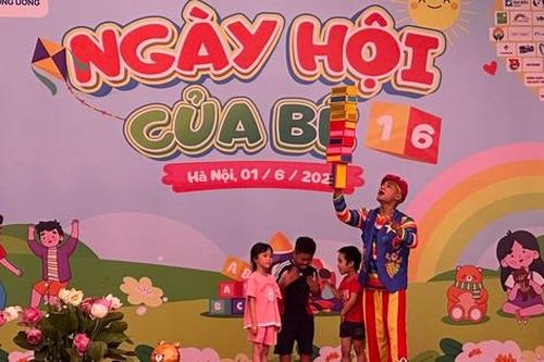 Hơn 46.000 suất quà trao yêu thương đến trẻ em đang điều trị bệnh nhân ngày 1/6