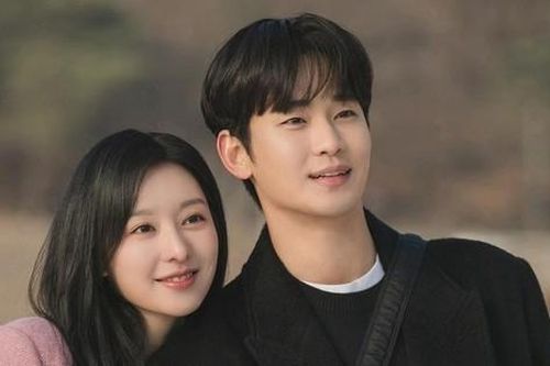 Kim Soo Hyun vẫn đăng ảnh 'Queen Of Tears', có phải phim nào cũng làm thế?