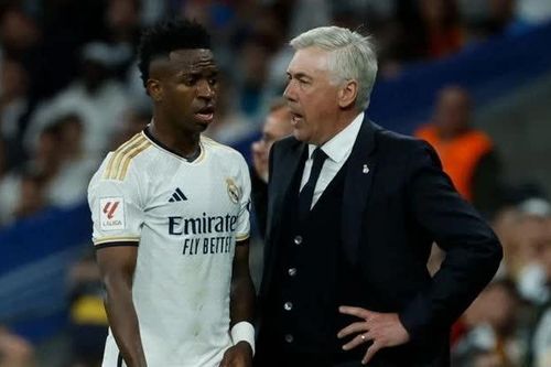 HLV Ancelotti mắng Vinicius