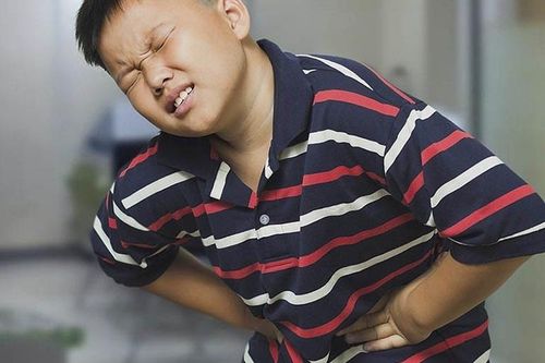 Căn bệnh khiến bé trai đau bụng suốt nửa năm