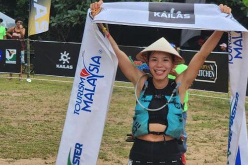 Runner nữ Việt Nam phá sâu kỷ lục giải chạy địa hình Malaysia, về đích sớm hơn cả nhà vô địch nam