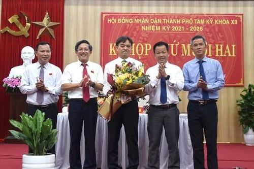 Phó Bí thư Thường trực Thành ủy được bầu giữ chức Chủ tịch UBND Thành phố
