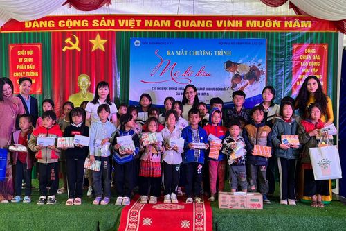 Ra mắt chương trình 'Mẹ đỡ đầu' ở đồn Biên phòng Y Tý