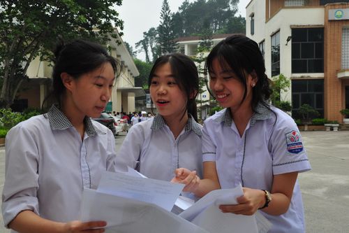 Thí sinh Yên Bái hào hứng với đề thi vào 10 vừa sức