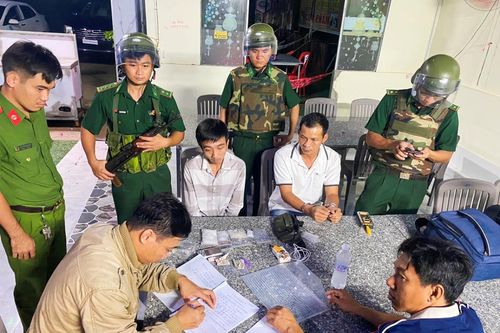 Bắt giữ các đối tượng tàng trữ ma túy trái phép