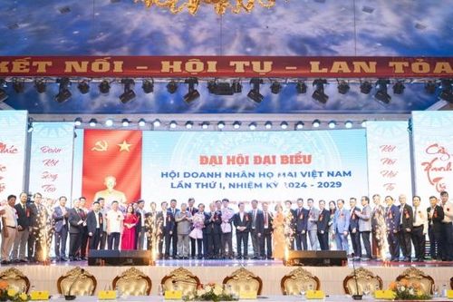 Gần 400 đại biểu tham dự Đại hội lần thứ I - Hội Doanh nhân họ Mai Việt Nam