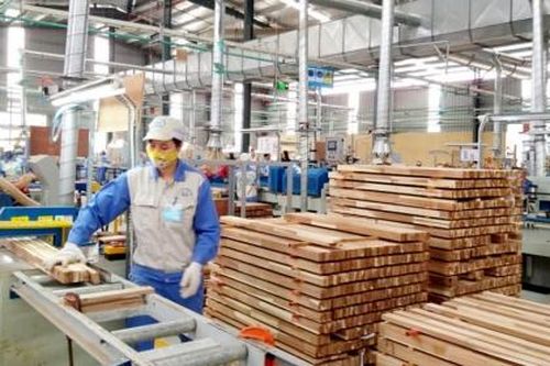 Doanh nghiệp có xu hướng thận trọng trong đầu tư sản xuất, kinh doanh