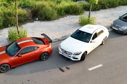 Hướng dẫn lái xe an toàn: Đỗ ô tô đúng và sai