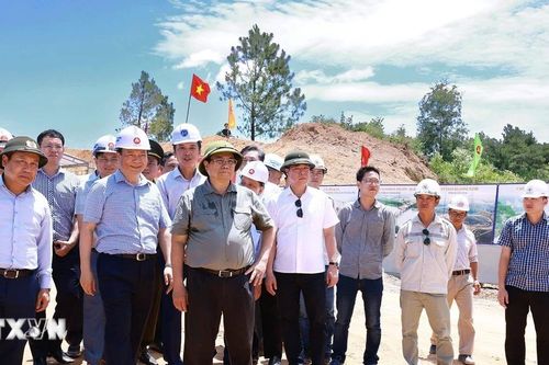 Thủ tướng Phạm Minh Chính kiểm tra dự án giao thông trọng điểm tại Quảng Bình
