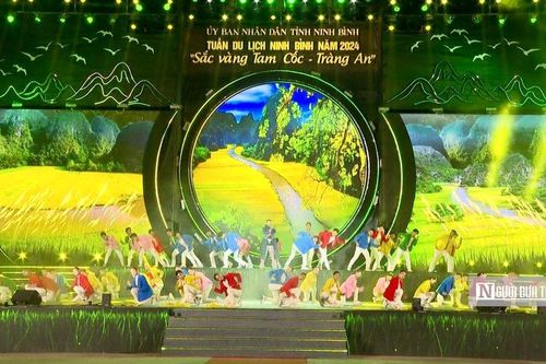 Hàng nghìn người tham dự khai mạc Tuần Du lịch Ninh Bình năm 2024